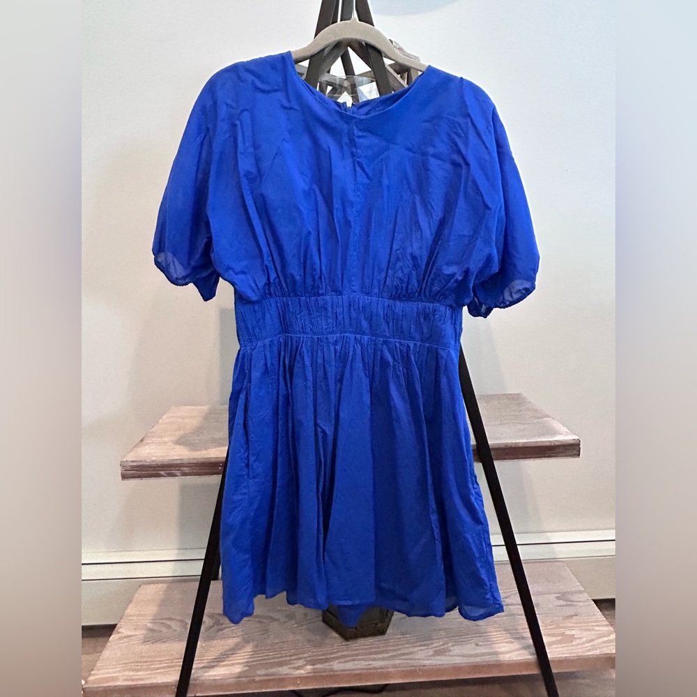 Cotton dress. Pockets. Excellent and “almost new” condition. Banana Republic- S.